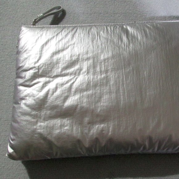 Caraa Handbags - Caraa Puffy Bag NWOT